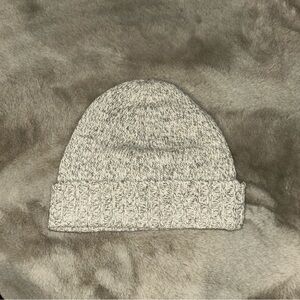 Danier Lambs Wool Lightweight Knit Beanie